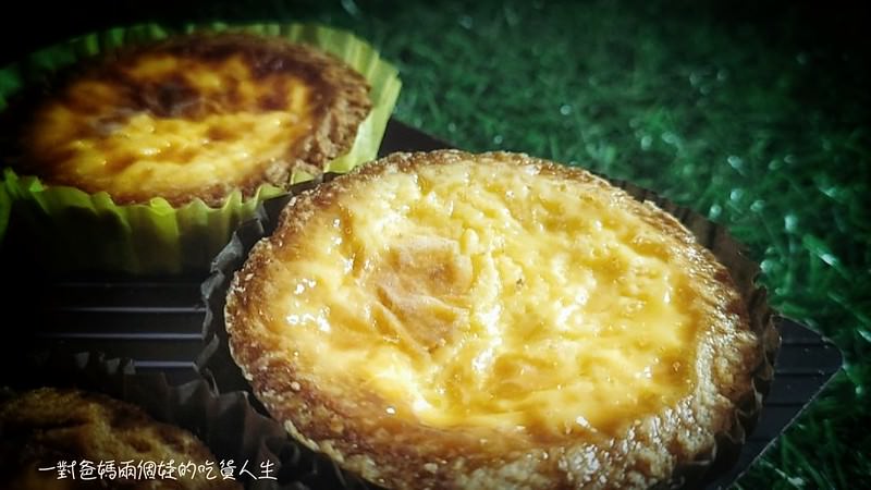 新北美食│三道手│甜點烘焙│芙蓉蛋塔必吃、香草泡芙必嗑,還有多種麵包、菠蘿包、生乳捲都是高CP、省荷包且一吃就會上癮的國民美味。