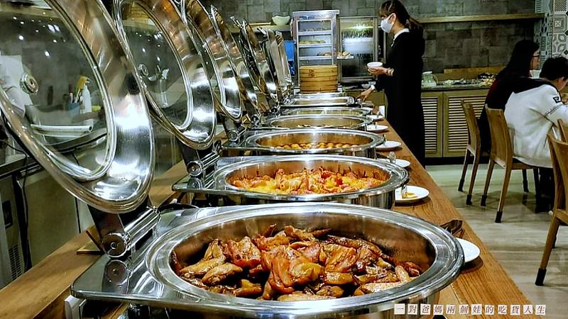 嘉義住宿│西區│隱藏於文化路夜市間的超優質住宿,浮誇系吃到飽早餐更是讓人驚艷的享受。