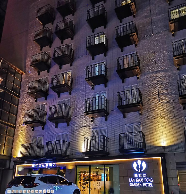 嘉義住宿│西區│隱藏於文化路夜市間的超優質住宿,浮誇系吃到飽早餐更是讓人驚艷的享受。