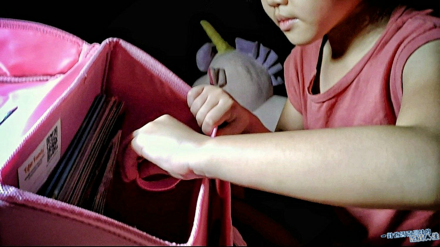Tiger Family護脊書包,專業級學童用書包,讓孩子在學習生活擁有全方位、多功能、大空間的超優質輕盈書包。 - 第38張圖 Tiger Family護脊書包,專業級學童用書包,讓孩子在學習生活擁有全方位、多功能、大空間的超優質輕盈書包。