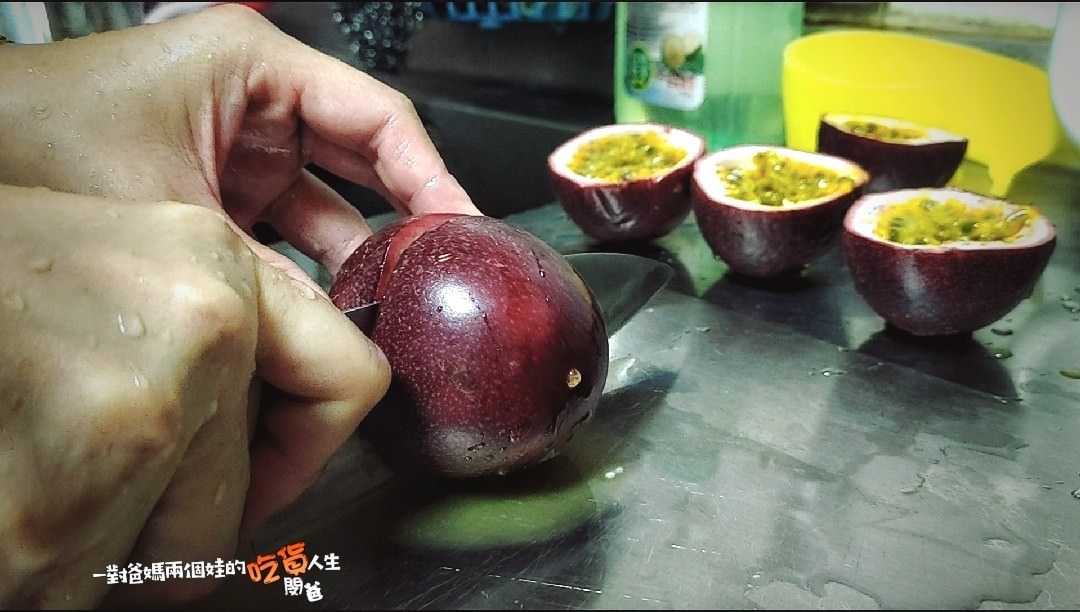 老杜百香果│宅配美食│來自南投埔里,給你淡淡的酸、濃濃的香甜滋味,可遇不可求的酸V酸V經典風味,就吃這一家！