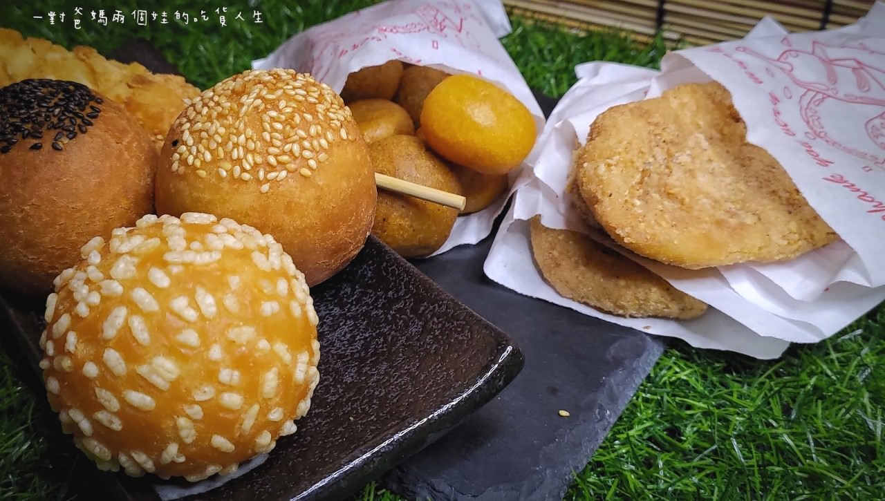 張家地瓜球白糖粿│高醫美食│只要銅板便宜讓你吃得到滿足,香Q地瓜球、酥香麻吉口感的白糖粿還有夾心蕃薯椪,超級高CP! - 第25張圖 張家地瓜球白糖粿│高醫美食│只要銅板便宜讓你吃得到滿足,香Q地瓜球、酥香麻吉口感的白糖粿還有夾心蕃薯椪,超級高CP!