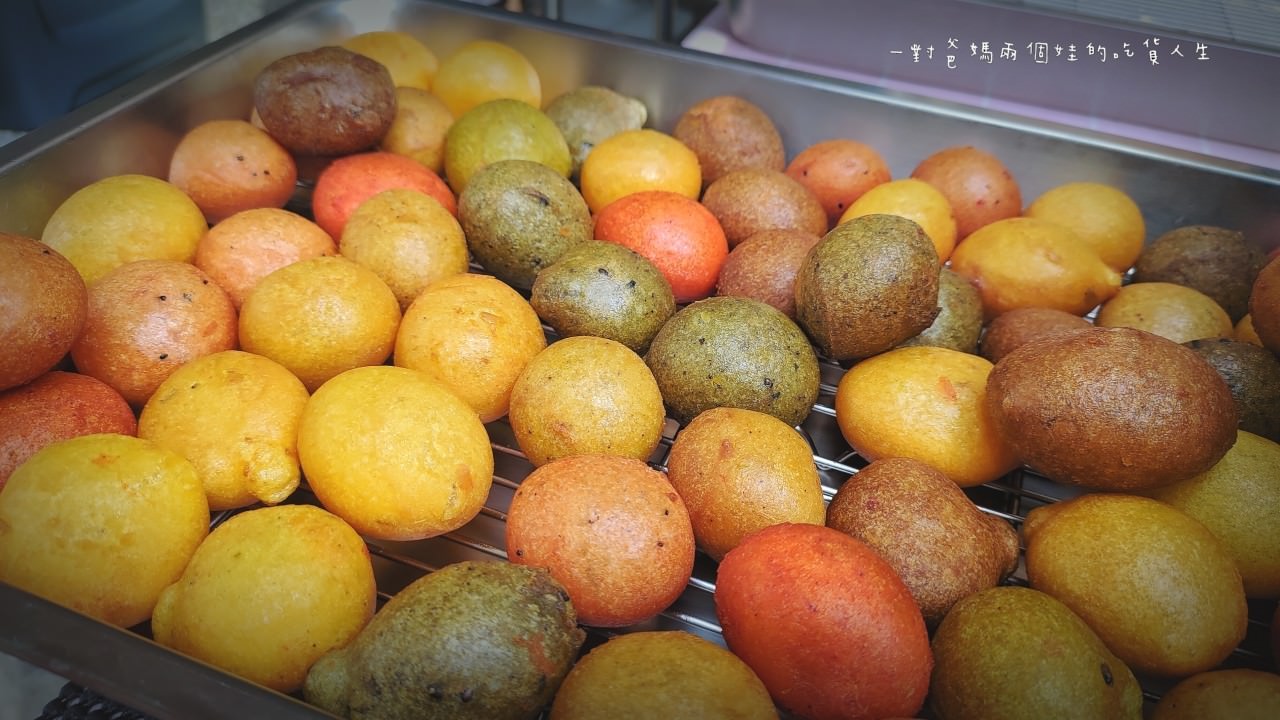 張家地瓜球白糖粿│高醫美食│只要銅板便宜讓你吃得到滿足,香Q地瓜球、酥香麻吉口感的白糖粿還有夾心蕃薯椪,超級高CP! - 第24張圖 張家地瓜球白糖粿│高醫美食│只要銅板便宜讓你吃得到滿足,香Q地瓜球、酥香麻吉口感的白糖粿還有夾心蕃薯椪,超級高CP!