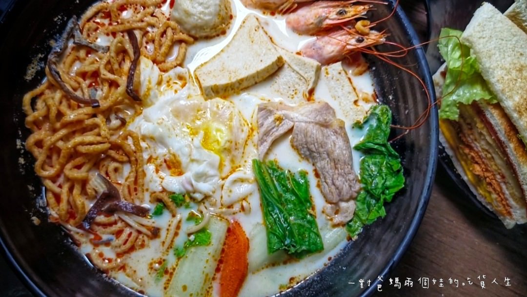 五分鐘找餐│高雄三民│浮誇系雙層手打厚牛漢堡、大隻佬等級本丸飯糰,超狂鍋燒等多項餐點讓你從早餐吃到午餐! - 第28張圖 五分鐘找餐│高雄三民│浮誇系雙層手打厚牛漢堡、大隻佬等級本丸飯糰,超狂鍋燒等多項餐點讓你從早餐吃到午餐!