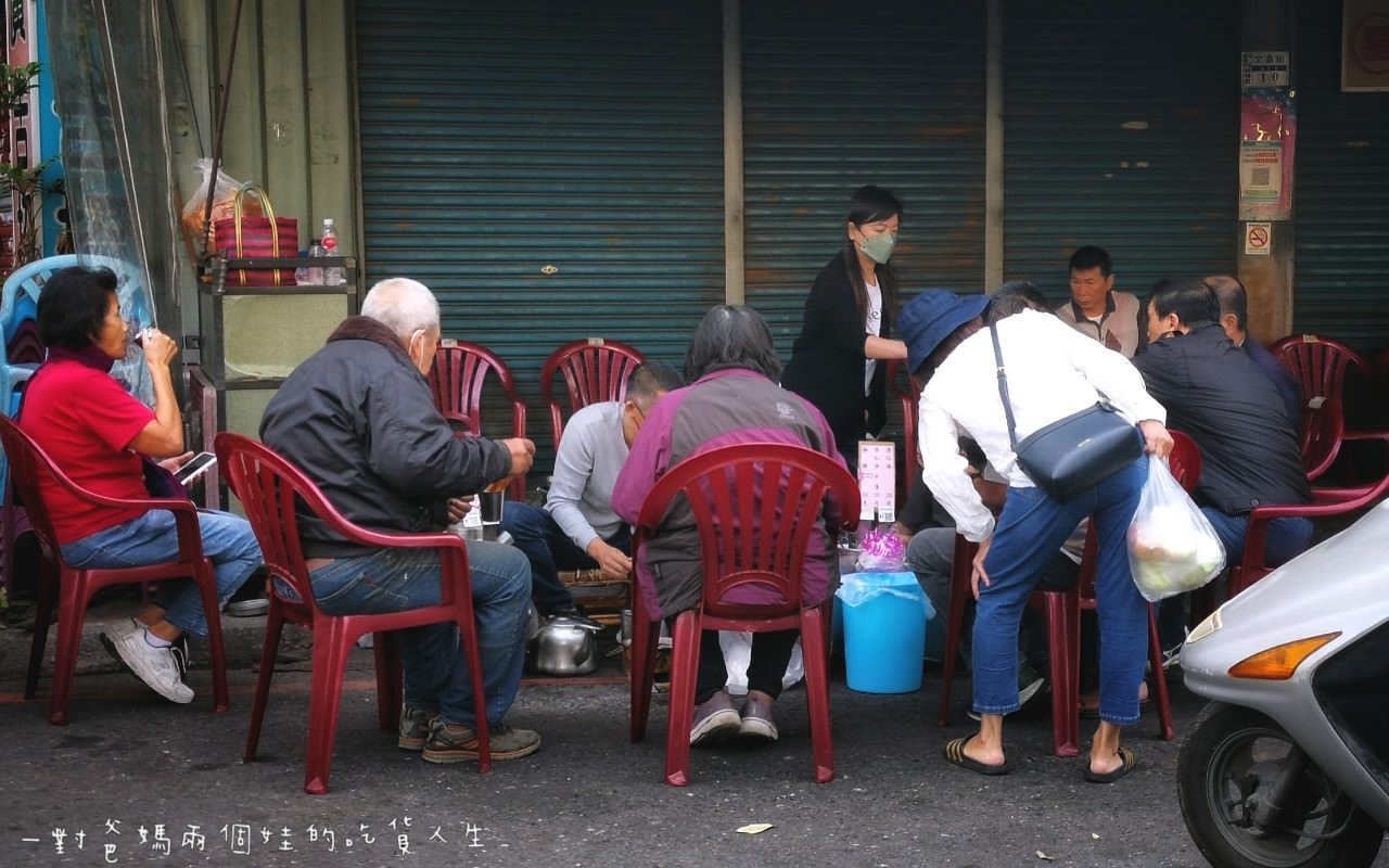 嘉義南門包氏炭燒杏仁茶│東區美食 │銅板價！老字號的古早味暖心早餐！吃懷念也吃美味的推薦！
