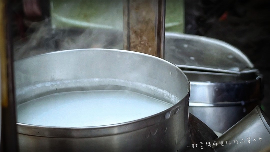 嘉義南門包氏炭燒杏仁茶│東區美食 │銅板價！老字號的古早味暖心早餐！吃懷念也吃美味的推薦！