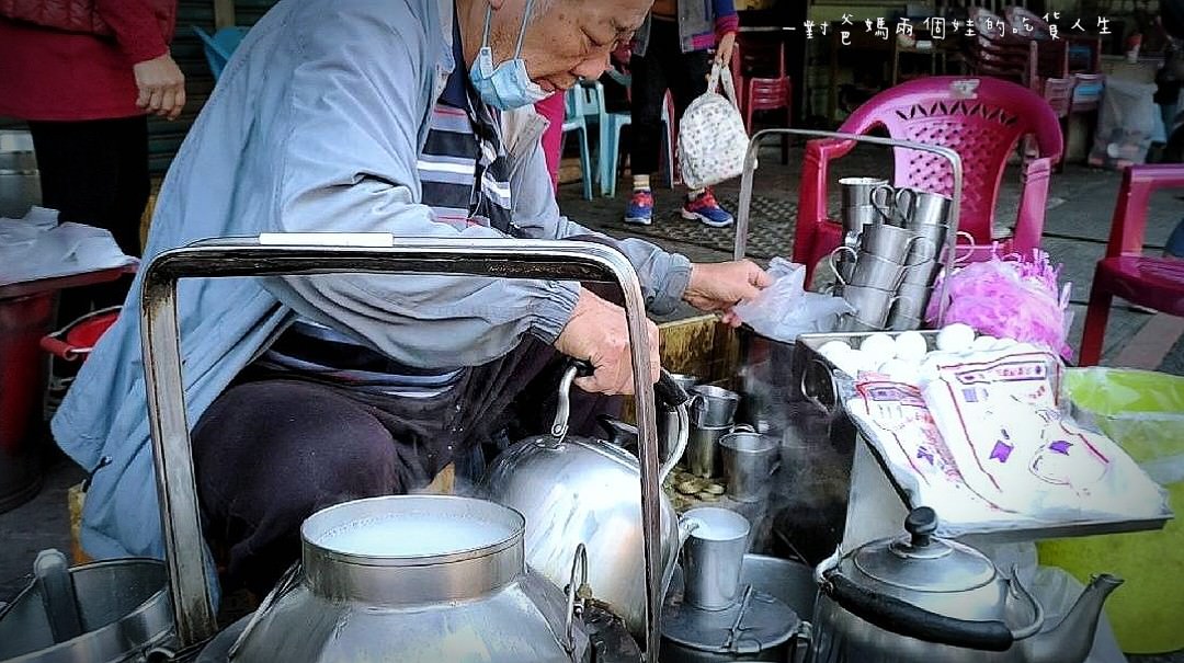 嘉義南門包氏炭燒杏仁茶│東區美食 │銅板價！老字號的古早味暖心早餐！吃懷念也吃美味的推薦！
