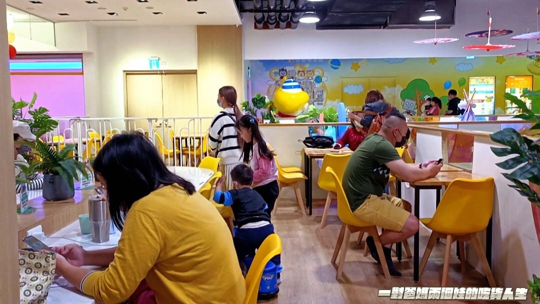 奧斯丁夢想樂園|高雄室內樂園|草衙SKM Park|400多坪浮誇系親子樂園,給你百坪球池、大沙坑、家家酒、跳跳床、角色扮演、小火車等多項設施讓你玩到爆! - 第89張圖 奧斯丁夢想樂園|高雄室內樂園|草衙SKM Park|400多坪浮誇系親子樂園,給你百坪球池、大沙坑、家家酒、跳跳床、角色扮演、小火車等多項設施讓你玩到爆!