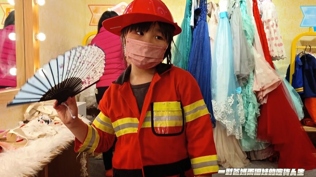 奧斯丁夢想樂園|高雄室內樂園|草衙SKM Park|400多坪浮誇系親子樂園,給你百坪球池、大沙坑、家家酒、跳跳床、角色扮演、小火車等多項設施讓你玩到爆! - 第66張圖 奧斯丁夢想樂園|高雄室內樂園|草衙SKM Park|400多坪浮誇系親子樂園,給你百坪球池、大沙坑、家家酒、跳跳床、角色扮演、小火車等多項設施讓你玩到爆!