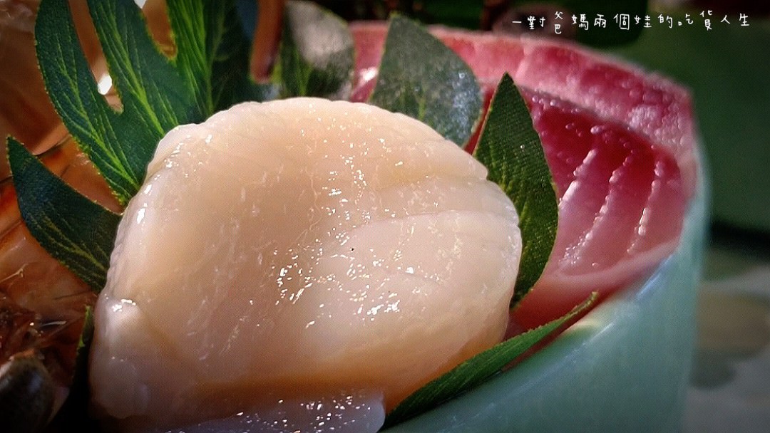 花花世界鍋物│高雄左營│巷弄隱藏版浮誇系鍋物│超霸氣海味火鍋吃起來！大隻佬蝦蝦、大盎司肉盤、獨特湯頭，給你最狂傲的美味！