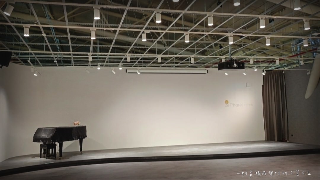 Money jump 媽妳講親子餐廳必吃、boulder Space 室內攀岩場必玩、Le Phare共享空間必體驗，吃喝玩樂一次滿足的愜意空間就在高雄新左營車站/GlobalMall 環球購物中心/親子景點推薦