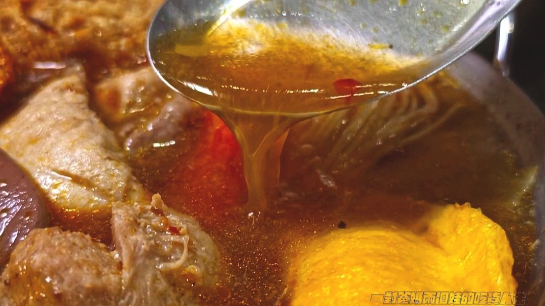 老爺車炮蛋蔥油餅│高雄左營│炸蛋麻辣鍋、豬油拌飯、拌麵、打拋豬、鍋燒,讓你銅板價就能吃上! - 第27張圖 老爺車炮蛋蔥油餅│高雄左營│炸蛋麻辣鍋、豬油拌飯、拌麵、打拋豬、鍋燒,讓你銅板價就能吃上!