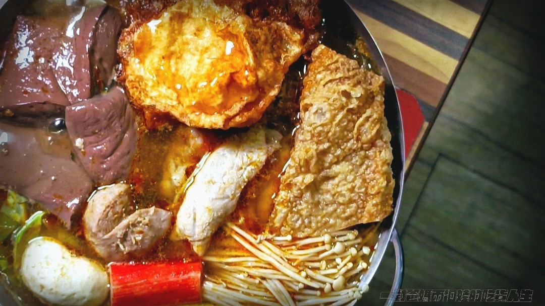 老爺車炮蛋蔥油餅│高雄左營│炸蛋麻辣鍋、豬油拌飯、拌麵、打拋豬、鍋燒,讓你銅板價就能吃上! - 第19張圖 老爺車炮蛋蔥油餅│高雄左營│炸蛋麻辣鍋、豬油拌飯、拌麵、打拋豬、鍋燒,讓你銅板價就能吃上!
