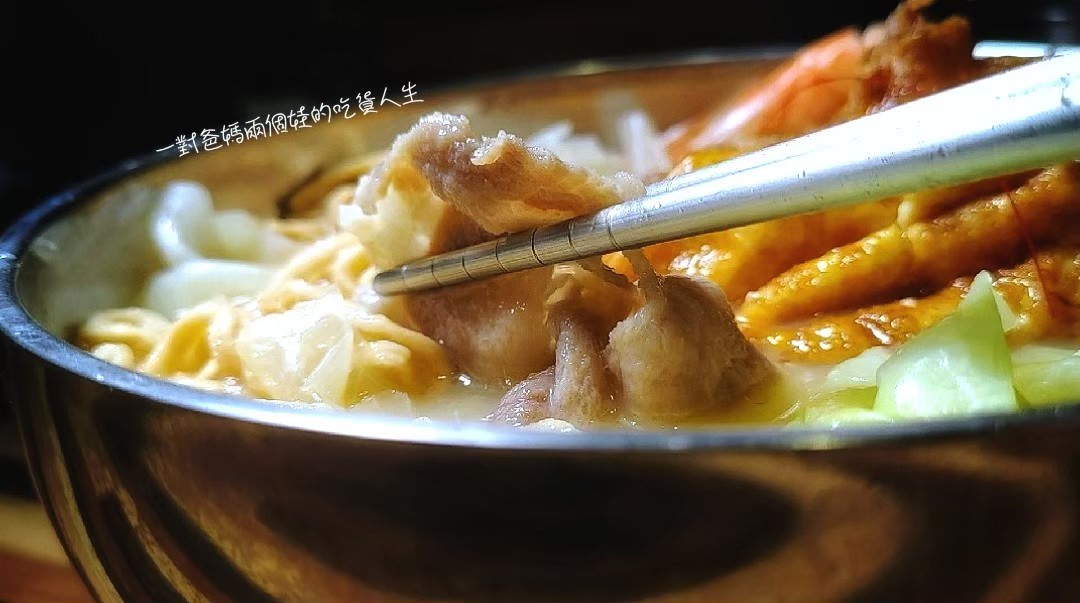 老爺車炮蛋蔥油餅│高雄左營│炸蛋麻辣鍋、豬油拌飯、拌麵、打拋豬、鍋燒,讓你銅板價就能吃上! - 第42張圖 老爺車炮蛋蔥油餅│高雄左營│炸蛋麻辣鍋、豬油拌飯、拌麵、打拋豬、鍋燒,讓你銅板價就能吃上!