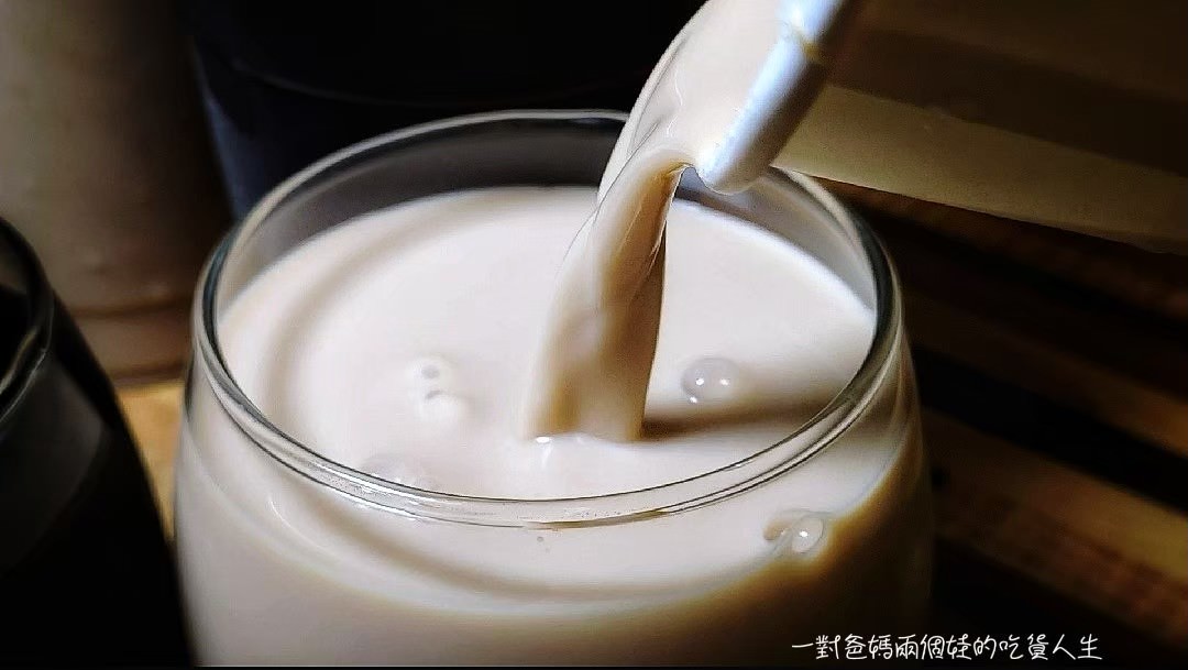 老爺車炮蛋蔥油餅│高雄左營│炸蛋麻辣鍋、豬油拌飯、拌麵、打拋豬、鍋燒,讓你銅板價就能吃上! - 第44張圖 老爺車炮蛋蔥油餅│高雄左營│炸蛋麻辣鍋、豬油拌飯、拌麵、打拋豬、鍋燒,讓你銅板價就能吃上!
