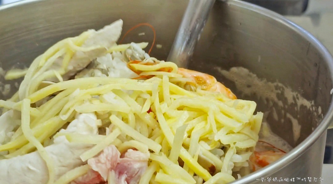 欣漁翁海產粥│高醫美食│超浮誇!料頭霸氣、份量十足、湯頭鮮甜的巨大海產粥,讓你一次吃好吃滿,還有冷氣可以吹! - 第6張圖 欣漁翁海產粥│高醫美食│超浮誇!料頭霸氣、份量十足、湯頭鮮甜的巨大海產粥,讓你一次吃好吃滿,還有冷氣可以吹!