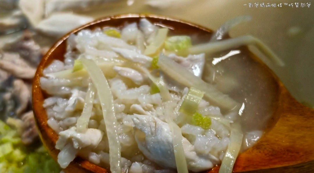 欣漁翁海產粥│高醫美食│超浮誇!料頭霸氣、份量十足、湯頭鮮甜的巨大海產粥,讓你一次吃好吃滿,還有冷氣可以吹! - 第25張圖 欣漁翁海產粥│高醫美食│超浮誇!料頭霸氣、份量十足、湯頭鮮甜的巨大海產粥,讓你一次吃好吃滿,還有冷氣可以吹!