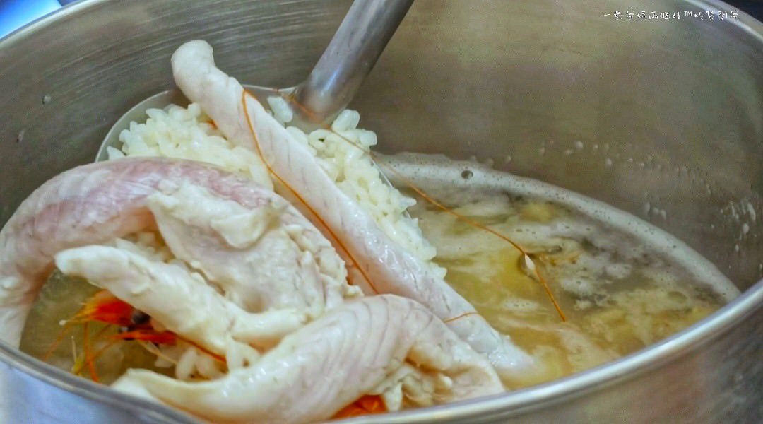 欣漁翁海產粥│高醫美食│超浮誇!料頭霸氣、份量十足、湯頭鮮甜的巨大海產粥,讓你一次吃好吃滿,還有冷氣可以吹! - 第8張圖 欣漁翁海產粥│高醫美食│超浮誇!料頭霸氣、份量十足、湯頭鮮甜的巨大海產粥,讓你一次吃好吃滿,還有冷氣可以吹!