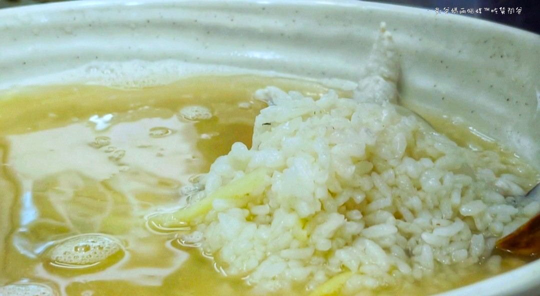 欣漁翁海產粥│高醫美食│超浮誇!料頭霸氣、份量十足、湯頭鮮甜的巨大海產粥,讓你一次吃好吃滿,還有冷氣可以吹! - 第27張圖 欣漁翁海產粥│高醫美食│超浮誇!料頭霸氣、份量十足、湯頭鮮甜的巨大海產粥,讓你一次吃好吃滿,還有冷氣可以吹!