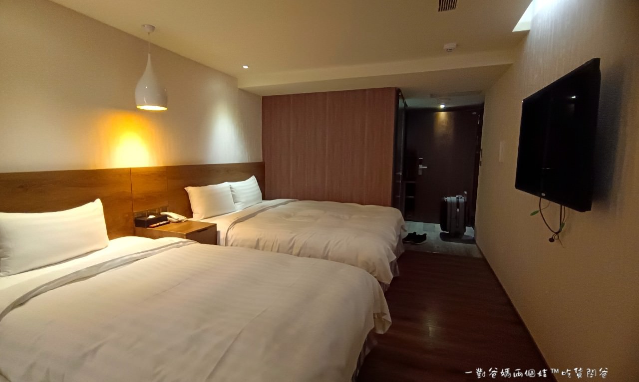 蘭桂坊花園酒店│嘉義住宿│文化路夜市超優質平價住宿，再給你浮誇系早餐吃到飽。