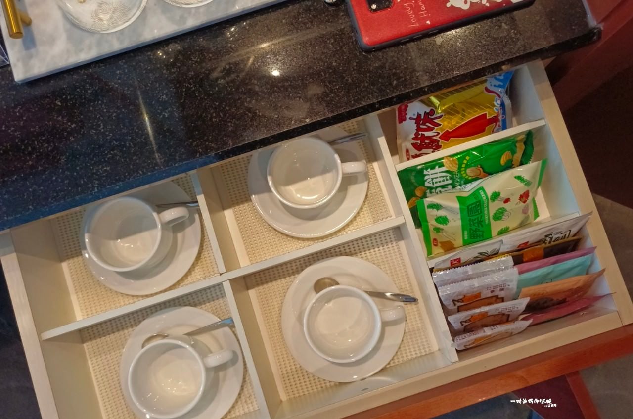 台中港酒店|台中住宿|紙箱王聯名主題親子房,療癒系童話故事空間,坐擁無敵夜景,大人小孩都瘋狂! - 第42張圖 台中港酒店|台中住宿|紙箱王聯名主題親子房,療癒系童話故事空間,坐擁無敵夜景,大人小孩都瘋狂!