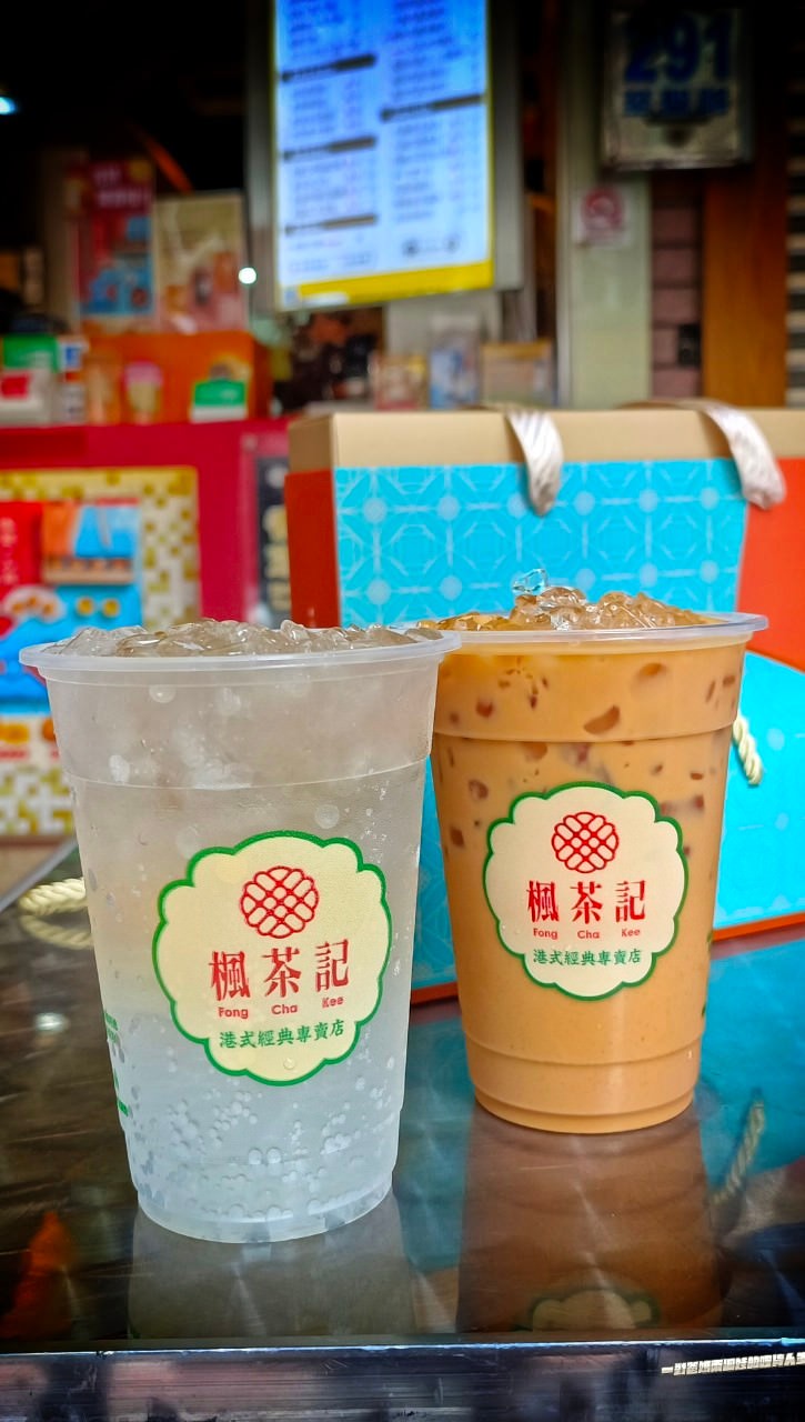楓茶記 • 中秋月餅禮盒推薦 • 給你港式風味的超酥香菠蘿蛋黃酥、細緻軟綿的流沙奶黃月餅！