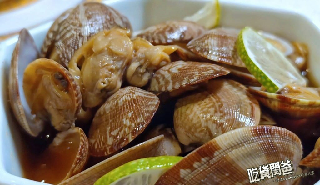 LA時尚川菜 • 台南善化 • 超狂片皮鴨、麻辣鴨鍋必點！給你滿滿川味江湖菜色，讓你呼朋引伴的聚餐首選！