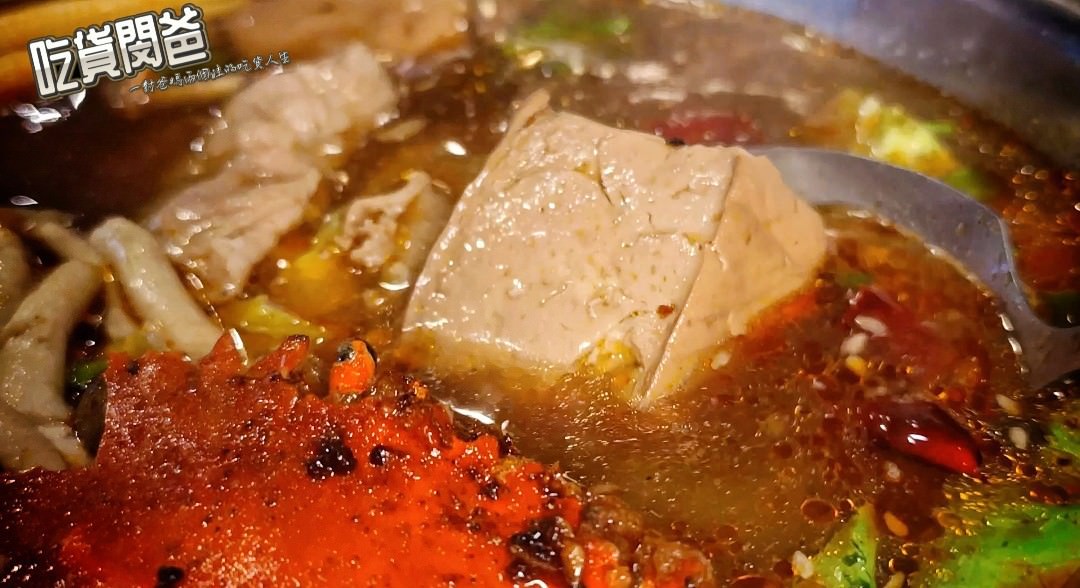 LA時尚川菜 • 台南善化 • 超狂片皮鴨、麻辣鴨鍋必點！給你滿滿川味江湖菜色，讓你呼朋引伴的聚餐首選！