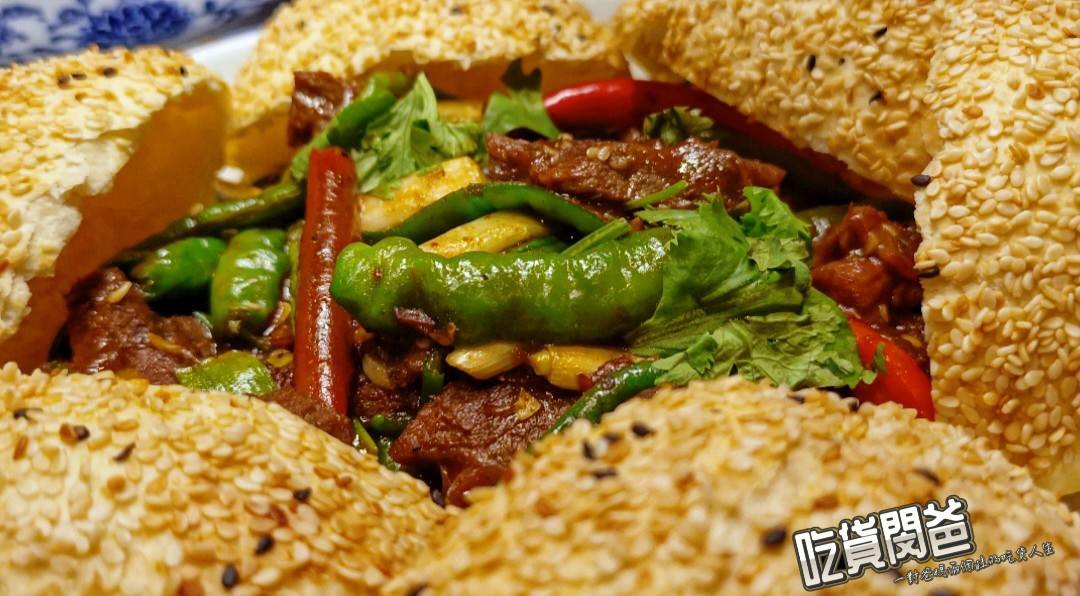 LA時尚川菜 • 台南善化 • 超狂片皮鴨、麻辣鴨鍋必點！給你滿滿川味江湖菜色，讓你呼朋引伴的聚餐首選！