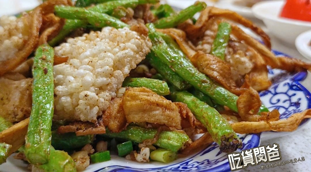 LA時尚川菜 • 台南善化 • 超狂片皮鴨、麻辣鴨鍋必點！給你滿滿川味江湖菜色，讓你呼朋引伴的聚餐首選！