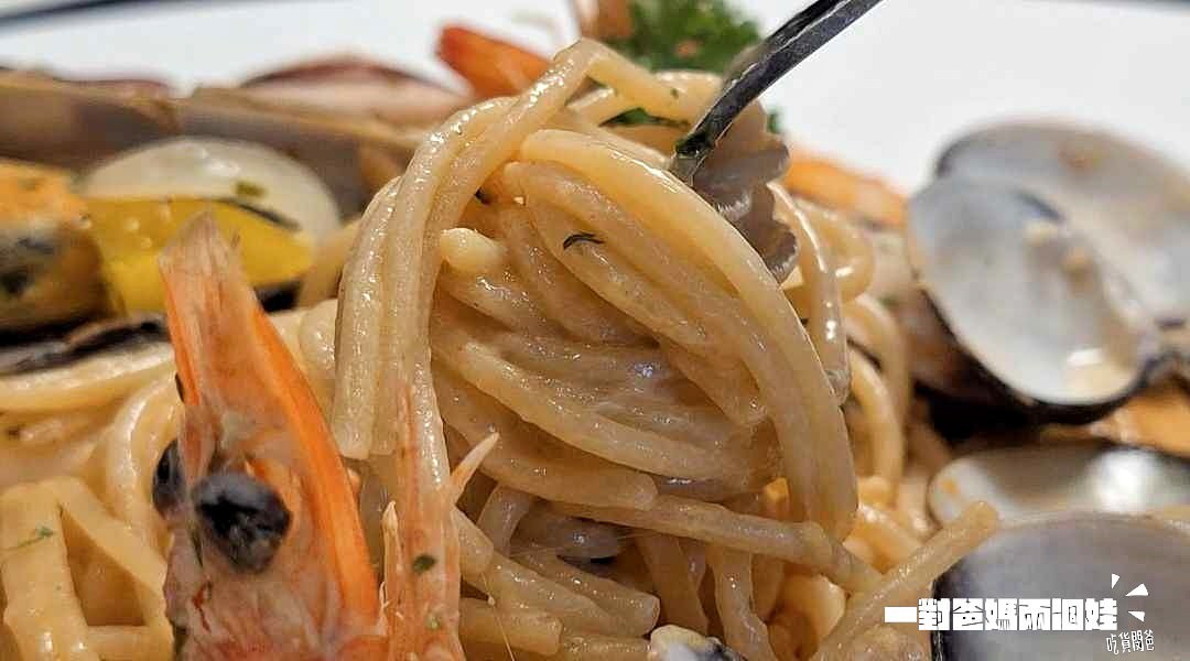 ROSA義大利餐廳。高雄左營。肉大塊!海味鮮!份量霸氣!價格更是高CP且貼近人心的義大利料理,讓你一吃愛上! - 第35張圖 ROSA義大利餐廳。高雄左營。肉大塊!海味鮮!份量霸氣!價格更是高CP且貼近人心的義大利料理,讓你一吃愛上!