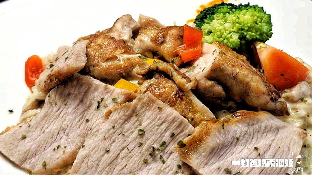 ROSA義大利餐廳。高雄左營。肉大塊!海味鮮!份量霸氣!價格更是高CP且貼近人心的義大利料理,讓你一吃愛上! - 第31張圖 ROSA義大利餐廳。高雄左營。肉大塊!海味鮮!份量霸氣!價格更是高CP且貼近人心的義大利料理,讓你一吃愛上!
