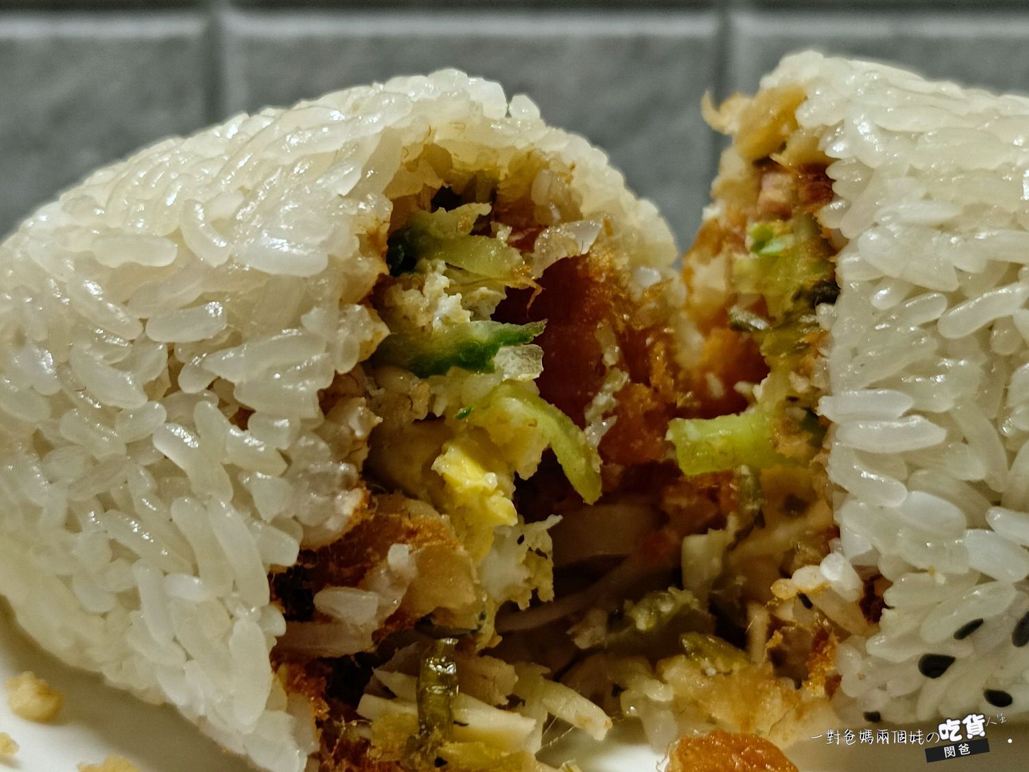 郭家飯糰 ｜高醫美食｜小顆剛剛好，大顆吃會很飽，米Q不脹氣、油條脆香、配料夠誠意！