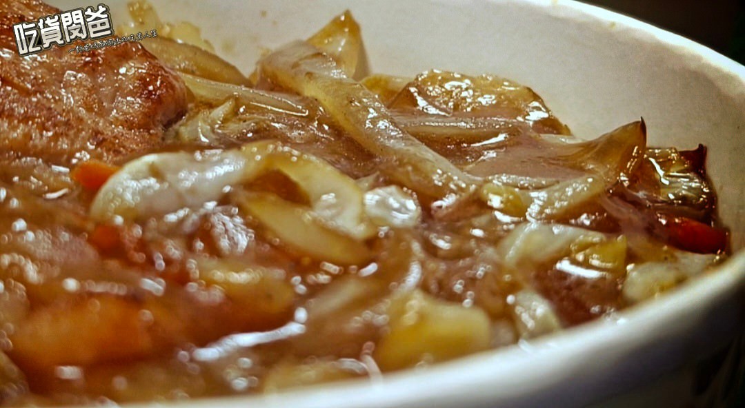 搞頑皮咖哩 • 高雄苓雅 • 濃郁醬香咖哩混搭金黃酥香豬排、多汁鮮嫩唐揚雞啵棒,剝皮辣椒烘蛋更是一吃愛上! - 第27張圖 搞頑皮咖哩 • 高雄苓雅 • 濃郁醬香咖哩混搭金黃酥香豬排、多汁鮮嫩唐揚雞啵棒,剝皮辣椒烘蛋更是一吃愛上!