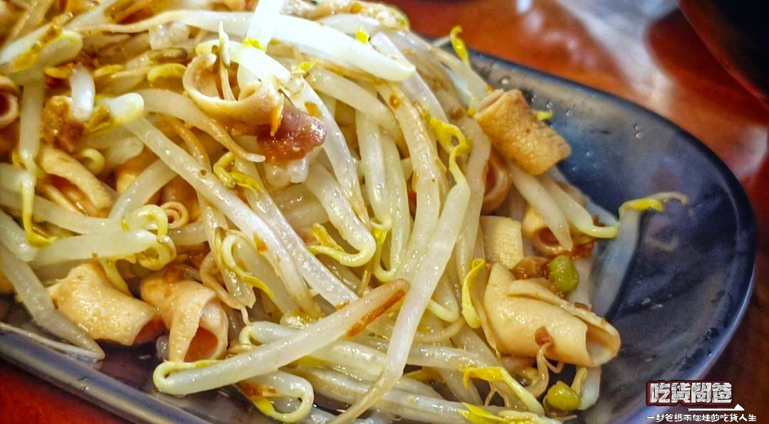 老爺美食館|高雄三民|近一甲子的米其林必比登2023平價小吃,焦糖燻鴨、香茅煎肉飯、三骨魚湯讓人一吃愛上! - 第45張圖 老爺美食館|高雄三民|近一甲子的米其林必比登2023平價小吃,焦糖燻鴨、香茅煎肉飯、三骨魚湯讓人一吃愛上!