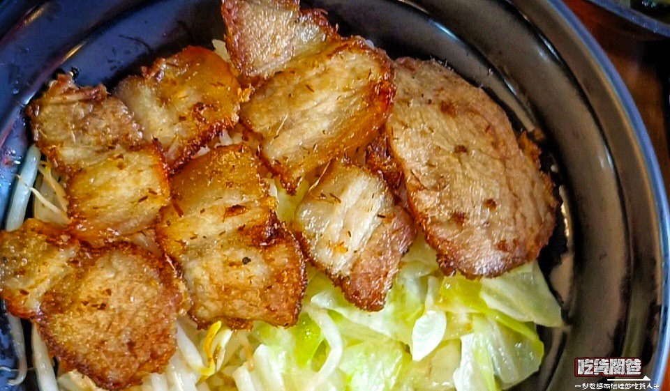 老爺美食館|高雄三民|近一甲子的米其林必比登2023平價小吃,焦糖燻鴨、香茅煎肉飯、三骨魚湯讓人一吃愛上! - 第17張圖 老爺美食館|高雄三民|近一甲子的米其林必比登2023平價小吃,焦糖燻鴨、香茅煎肉飯、三骨魚湯讓人一吃愛上!