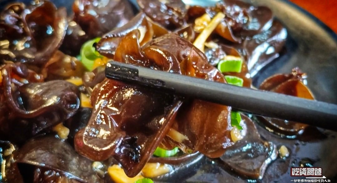 老爺美食館|高雄三民|近一甲子的米其林必比登2023平價小吃,焦糖燻鴨、香茅煎肉飯、三骨魚湯讓人一吃愛上! - 第50張圖 老爺美食館|高雄三民|近一甲子的米其林必比登2023平價小吃,焦糖燻鴨、香茅煎肉飯、三骨魚湯讓人一吃愛上!