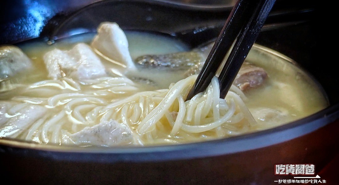老爺美食館|高雄三民|近一甲子的米其林必比登2023平價小吃,焦糖燻鴨、香茅煎肉飯、三骨魚湯讓人一吃愛上! - 第36張圖 老爺美食館|高雄三民|近一甲子的米其林必比登2023平價小吃,焦糖燻鴨、香茅煎肉飯、三骨魚湯讓人一吃愛上!