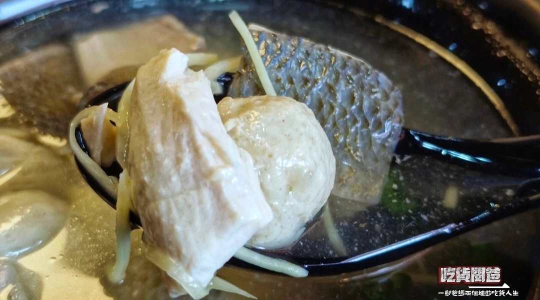 老爺美食館|高雄三民|近一甲子的米其林必比登2023平價小吃,焦糖燻鴨、香茅煎肉飯、三骨魚湯讓人一吃愛上! - 第30張圖 老爺美食館|高雄三民|近一甲子的米其林必比登2023平價小吃,焦糖燻鴨、香茅煎肉飯、三骨魚湯讓人一吃愛上!