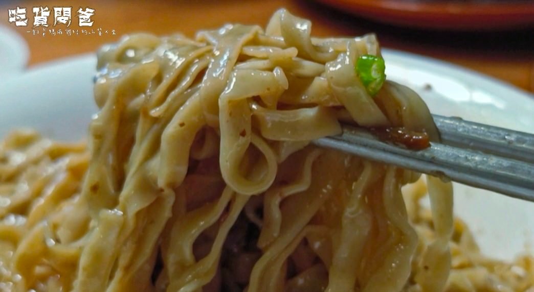 臺灣麵雞飯 ║ 高雄鳳山 ║ 從白天晚上到消夜都能吃上的超派厚切牛肉麵、滿嘴雞油香的臺灣雞飯,一吃愛上! - 第26張圖 臺灣麵雞飯 ║ 高雄鳳山 ║ 從白天晚上到消夜都能吃上的超派厚切牛肉麵、滿嘴雞油香的臺灣雞飯,一吃愛上!
