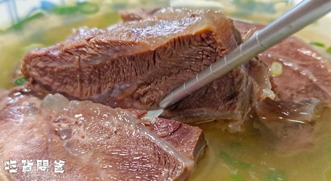 臺灣麵雞飯 ║ 高雄鳳山 ║ 從白天晚上到消夜都能吃上的超派厚切牛肉麵、滿嘴雞油香的臺灣雞飯,一吃愛上! - 第17張圖 臺灣麵雞飯 ║ 高雄鳳山 ║ 從白天晚上到消夜都能吃上的超派厚切牛肉麵、滿嘴雞油香的臺灣雞飯,一吃愛上!