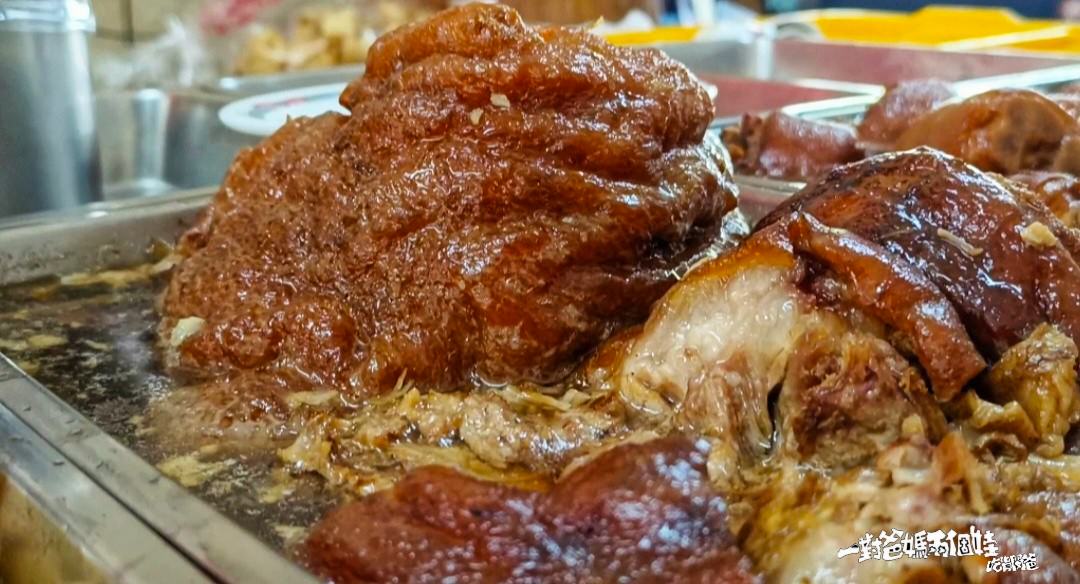 阿春師什菜｜高雄左營｜從小吃到大到古早味，雜菜配白飯是標配、筍乾封肉必點，一吃愛上的美味！