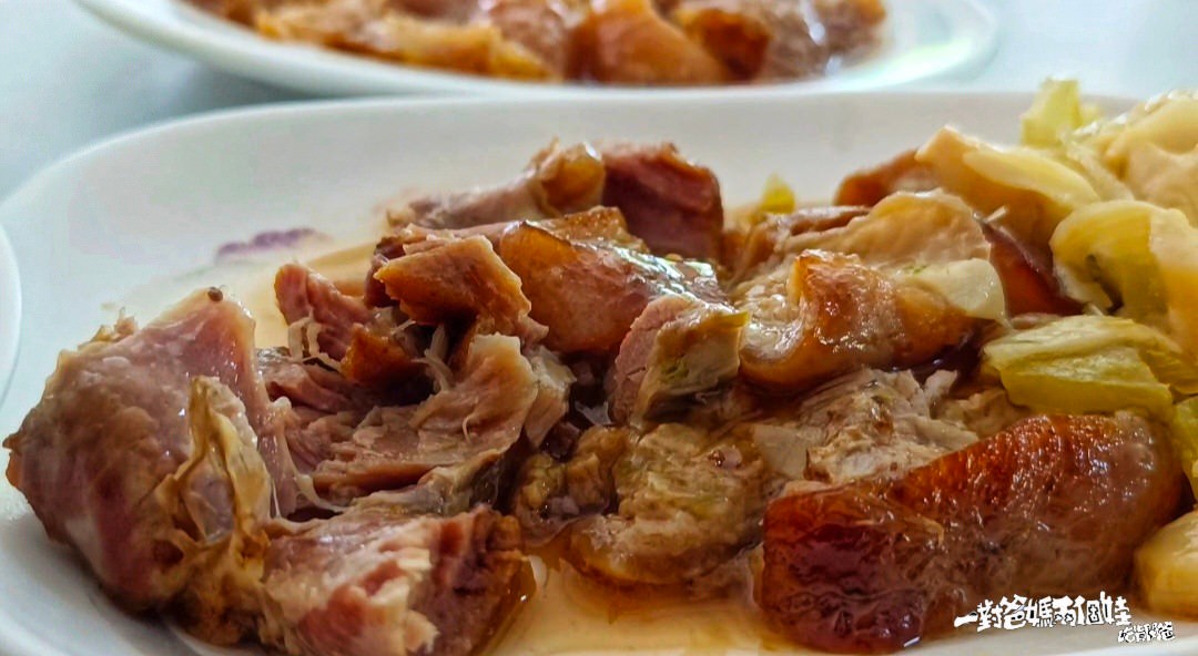 阿春師什菜｜高雄左營｜從小吃到大到古早味，雜菜配白飯是標配、筍乾封肉必點，一吃愛上的美味！