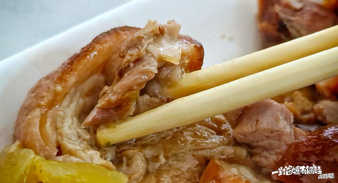 阿春師什菜｜高雄左營｜從小吃到大到古早味，雜菜配白飯是標配、筍乾封肉必點，一吃愛上的美味！