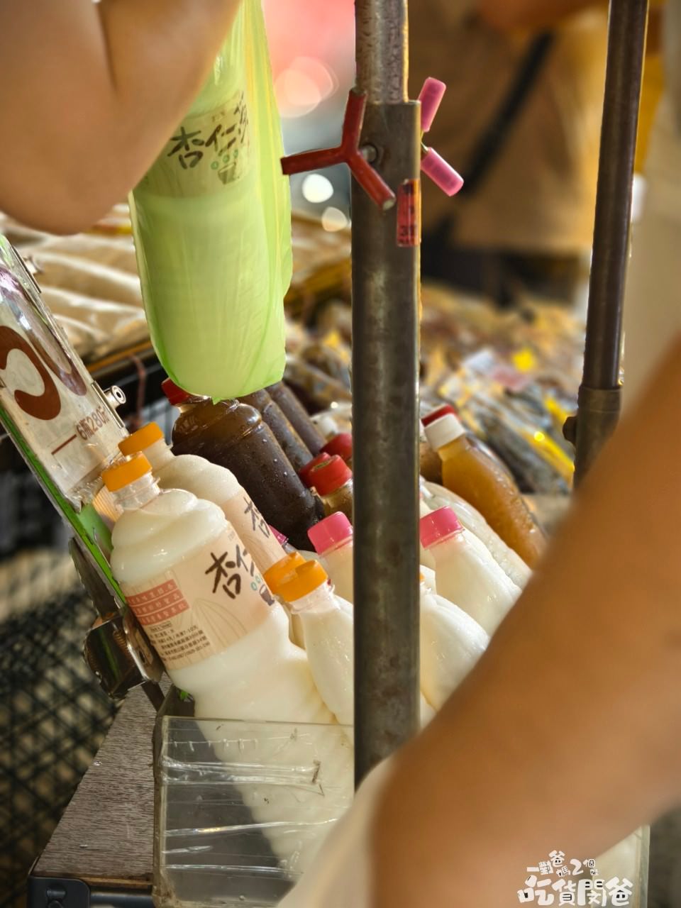 金醇御品｜高雄內惟黃昏市場｜超強杏仁茶，超香醇、超順口不沙沙，一喝愛上，手作杏仁千層酥更是涮嘴超香！