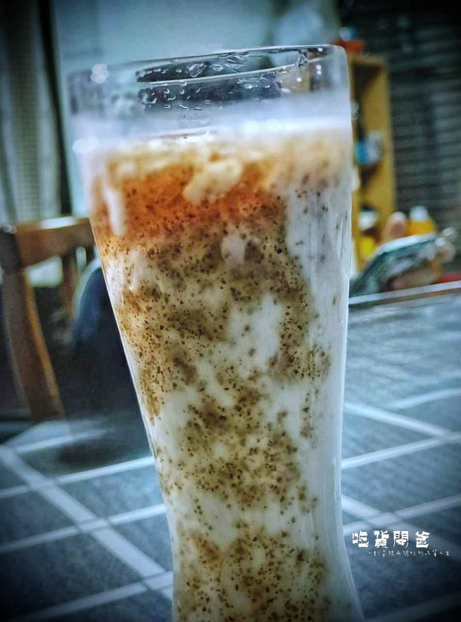 金醇御品｜高雄內惟黃昏市場｜超強杏仁茶，超香醇、超順口不沙沙，一喝愛上，手作杏仁千層酥更是涮嘴超香！