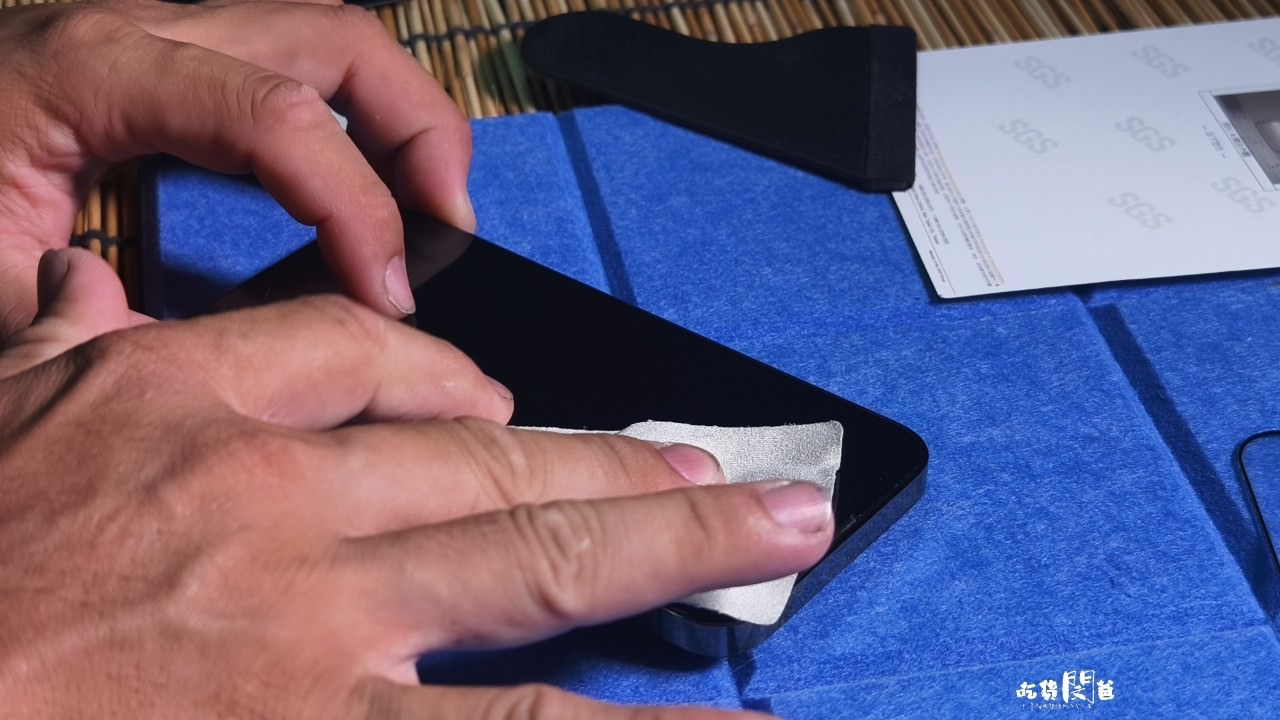 JiaPlus 佳佳貼|iphone手機保護貼推薦,抗藍光、高透光、耐磨抗污、防水防刮,台灣製造的優質保護貼! - 第15張圖 JiaPlus 佳佳貼|iphone手機保護貼推薦,抗藍光、高透光、耐磨抗污、防水防刮,台灣製造的優質保護貼!