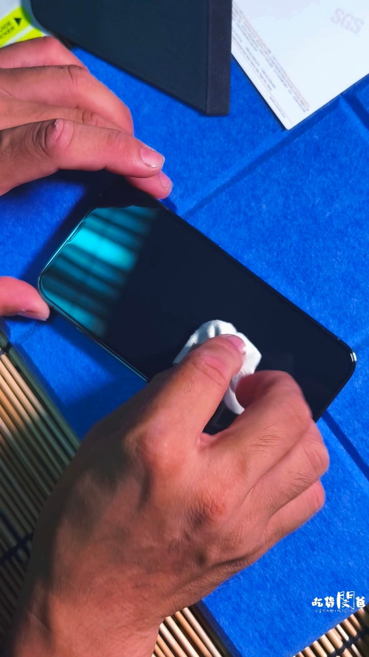 JiaPlus 佳佳貼|iphone手機保護貼推薦,抗藍光、高透光、耐磨抗污、防水防刮,台灣製造的優質保護貼! - 第22張圖 JiaPlus 佳佳貼|iphone手機保護貼推薦,抗藍光、高透光、耐磨抗污、防水防刮,台灣製造的優質保護貼!