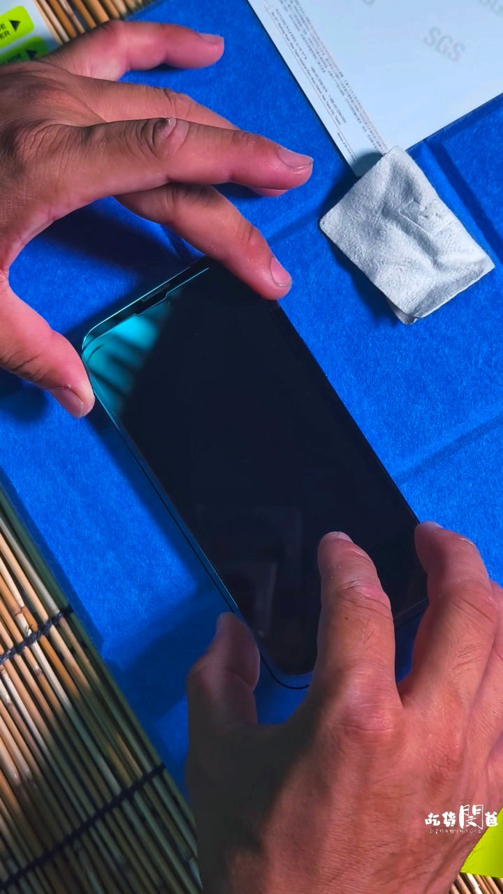 JiaPlus 佳佳貼|iphone手機保護貼推薦,抗藍光、高透光、耐磨抗污、防水防刮,台灣製造的優質保護貼! - 第16張圖 JiaPlus 佳佳貼|iphone手機保護貼推薦,抗藍光、高透光、耐磨抗污、防水防刮,台灣製造的優質保護貼!