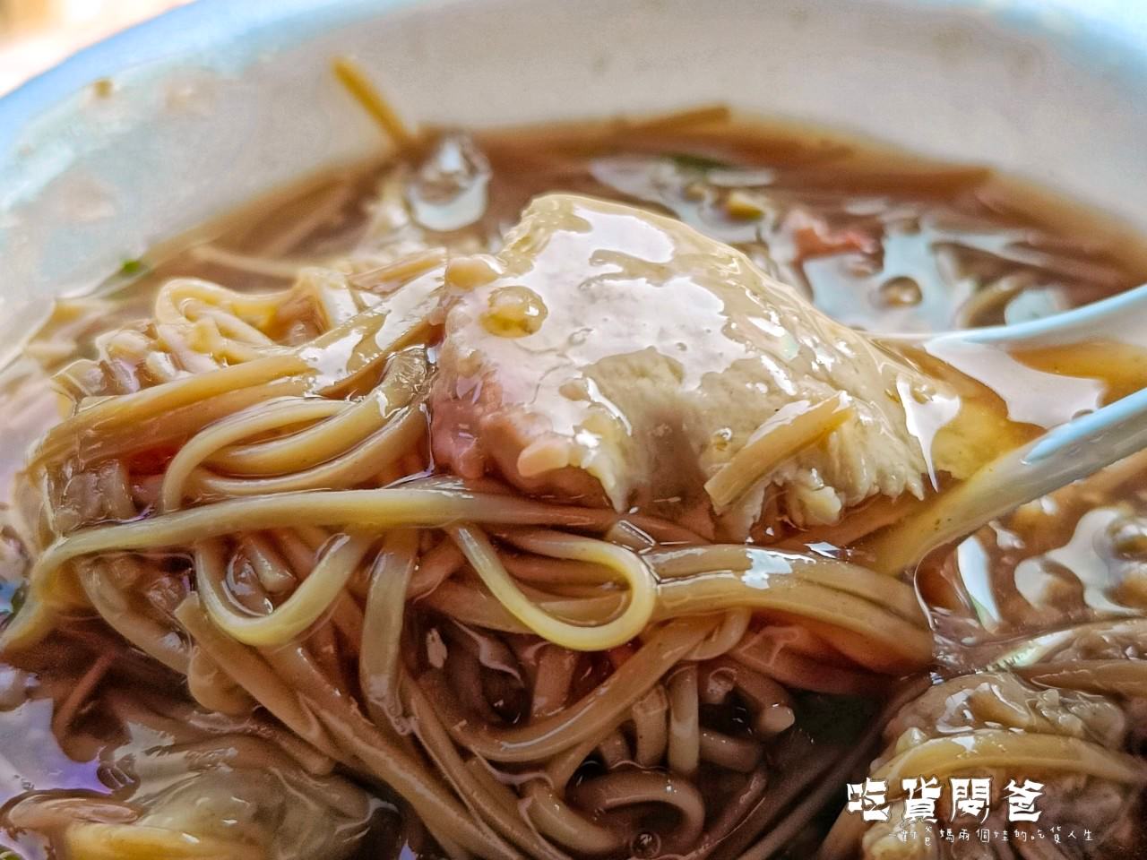 中都麵線羹|高雄三民|銅板價!在地古早味紅麵線,魚塊彈牙、肉塊Q實、羹湯夠味,麵線滑口,一吃愛上! - 第13張圖 中都麵線羹|高雄三民|銅板價!在地古早味紅麵線,魚塊彈牙、肉塊Q實、羹湯夠味,麵線滑口,一吃愛上!